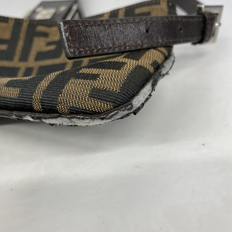 【5me5680】フェンディ ショルダーバッグ ズッカ ナイロンキャンバス ブラウン シルバー金具【中古】レディース