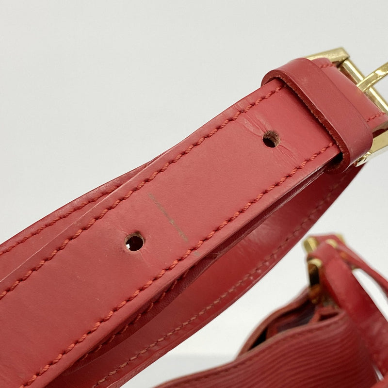 【5me5691】ルイヴィトン ショルダーバッグ エピ マンダラ M5889E ルージュ【中古】レディース