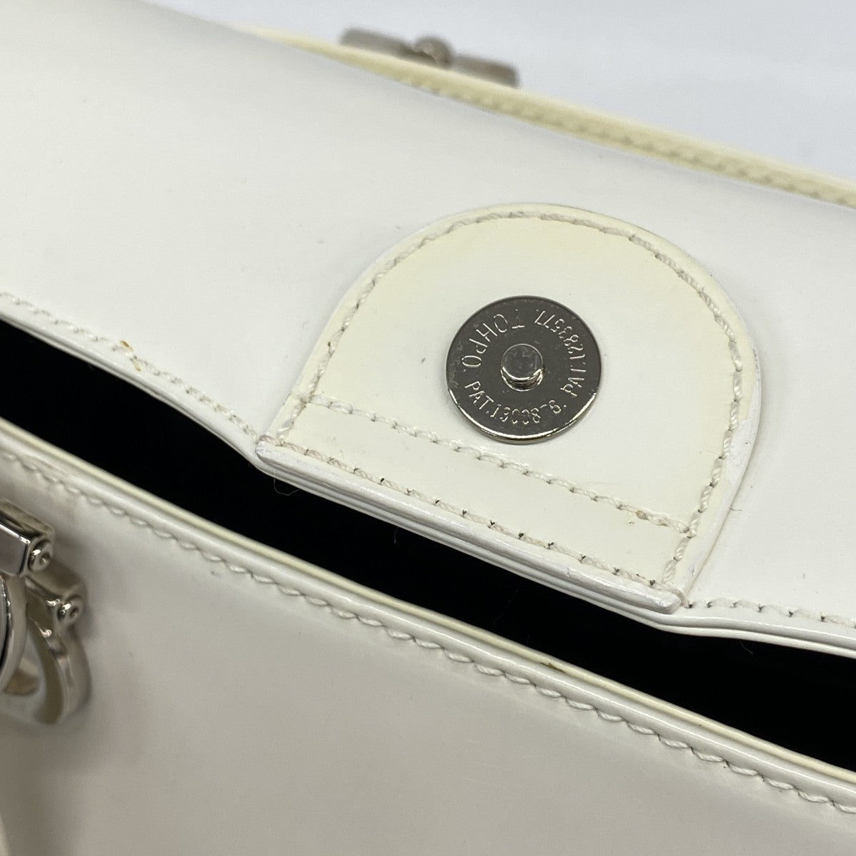 【5me5710】サルヴァトーレフェラガモ ハンドバッグ ガンチーニ レザー ホワイト シルバー金具 2wayバッグ【中古】レディース