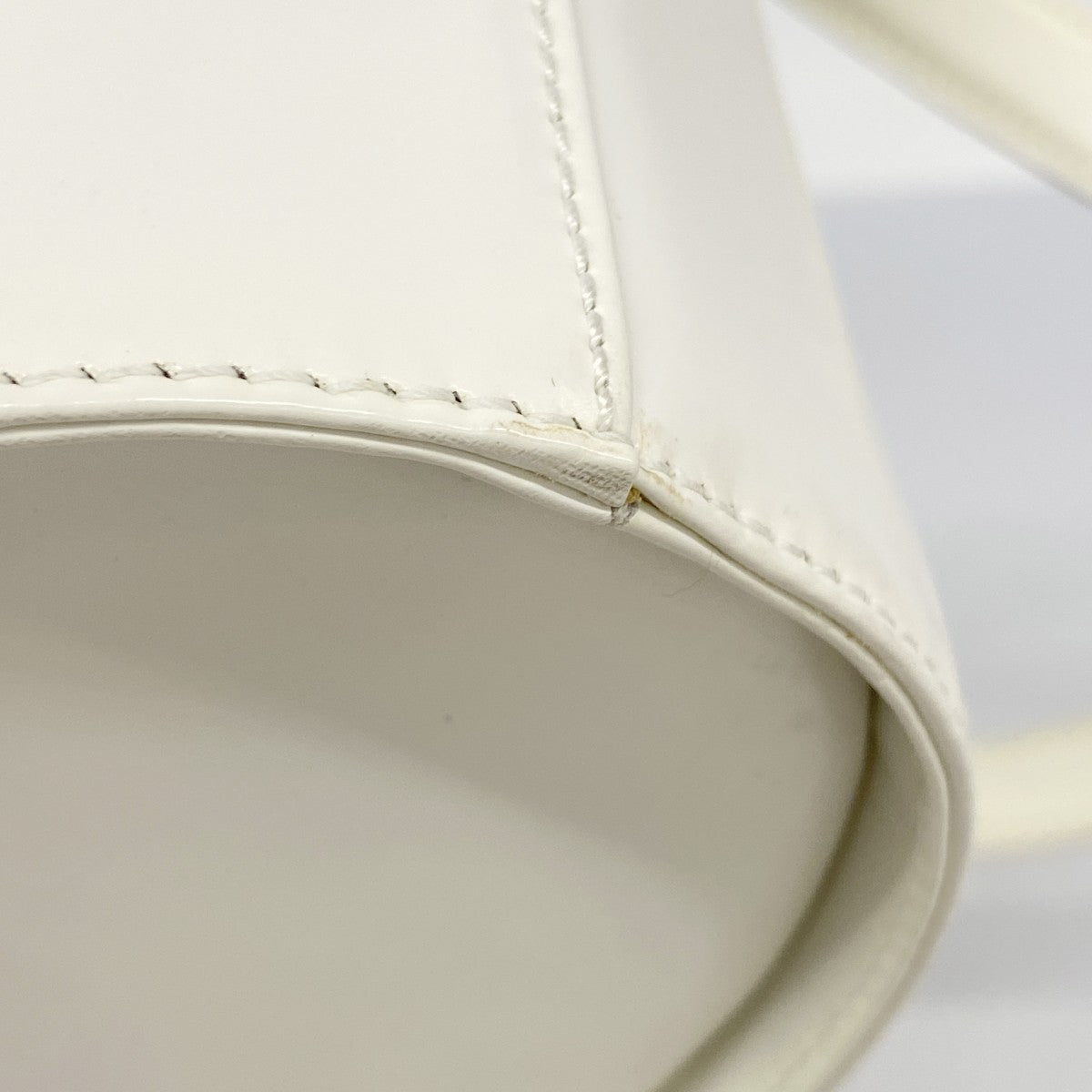 【5me5710】サルヴァトーレフェラガモ ハンドバッグ ガンチーニ レザー ホワイト シルバー金具 2wayバッグ【中古】レディース