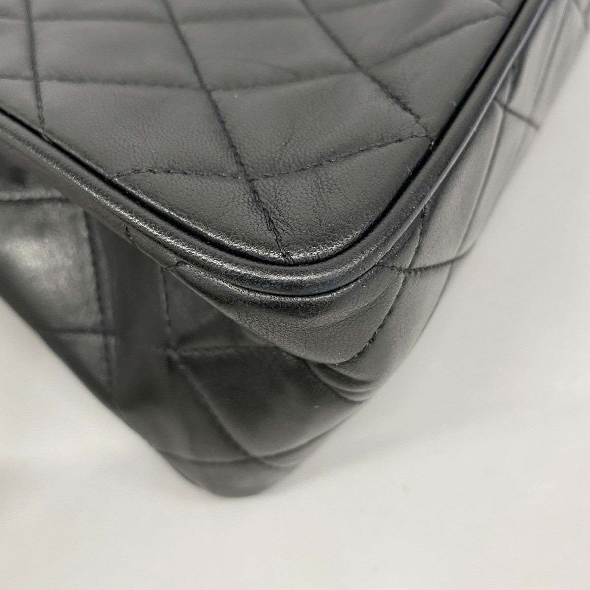 【5me5723-h】シャネル ショルダーバッグ マトラッセ ラムスキン ブラック ゴールド金具【中古】レディース