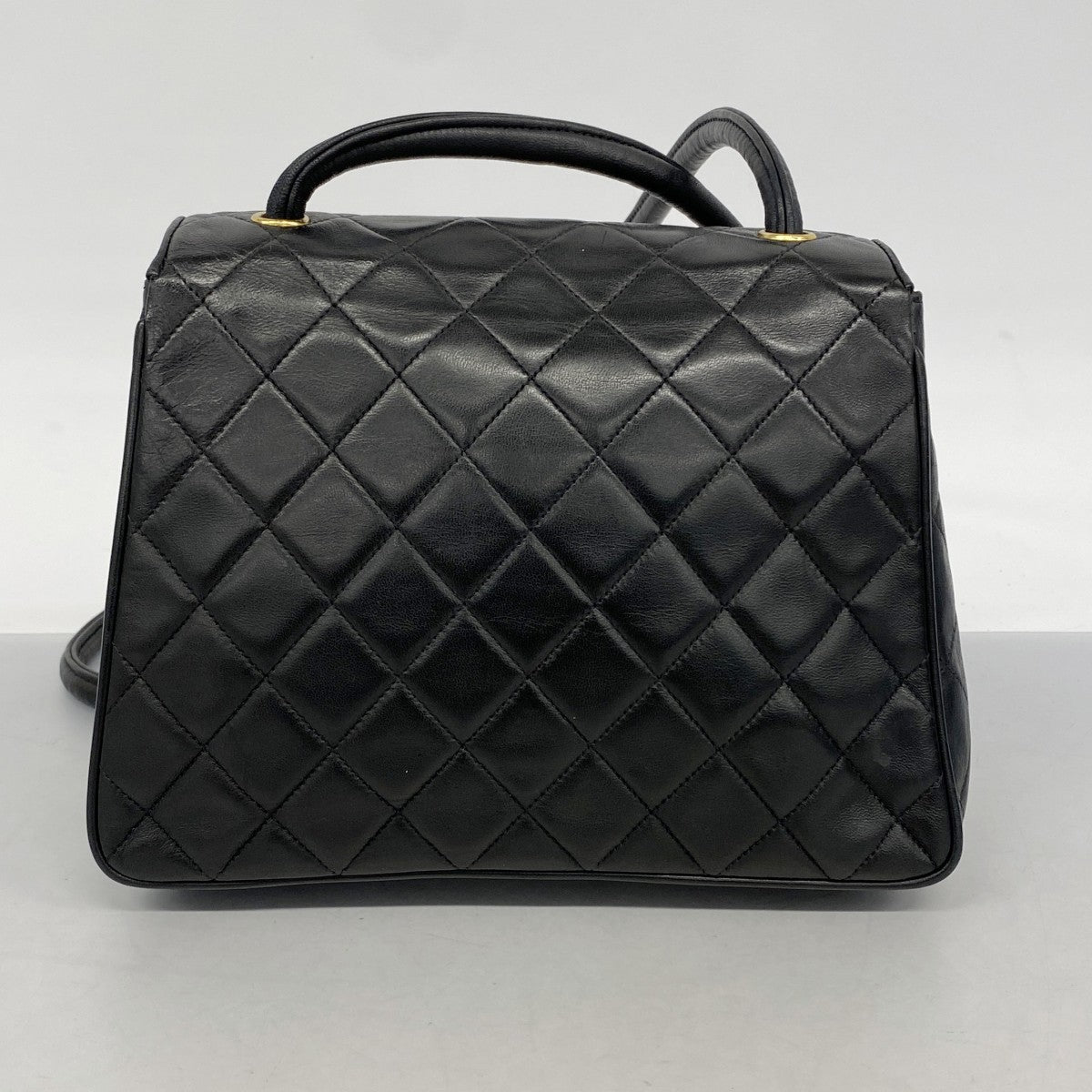 【5me5723-h】シャネル ショルダーバッグ マトラッセ ラムスキン ブラック ゴールド金具【中古】レディース