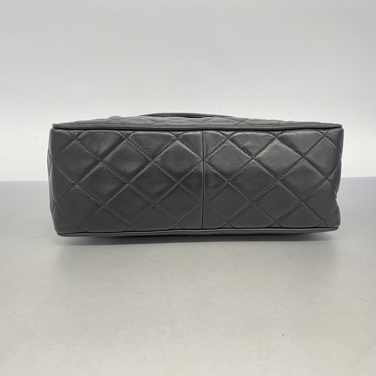 【5me5723-h】シャネル ショルダーバッグ マトラッセ ラムスキン ブラック ゴールド金具【中古】レディース