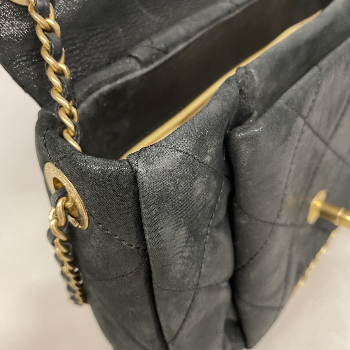 【5me5724-h】シャネル ショルダーバッグ マトラッセ Wチェーン レザー ブラック ゴールド金具【中古】レディース