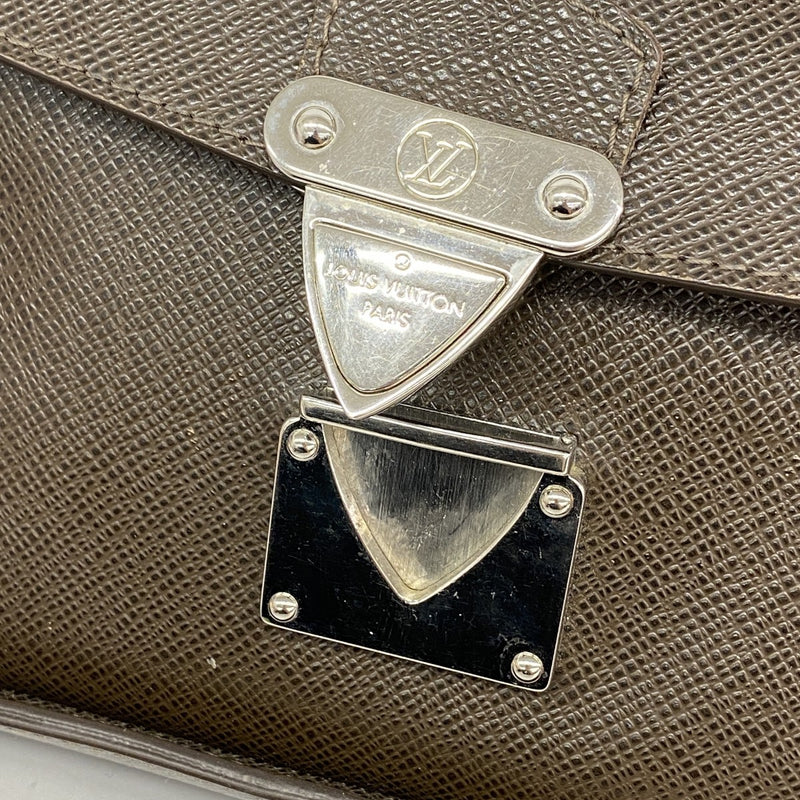 【5me5749】ルイヴィトン クラッチバッグ タイガ ベライア M32598 グリズリ【中古】メンズ