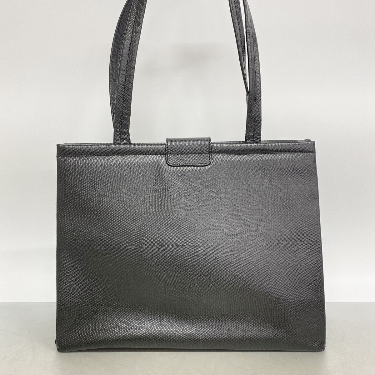 【6fa0843】サルヴァトーレフェラガモ ショルダーバッグ ヴァラ レザー ブラック ゴールド金具【中古】レディース