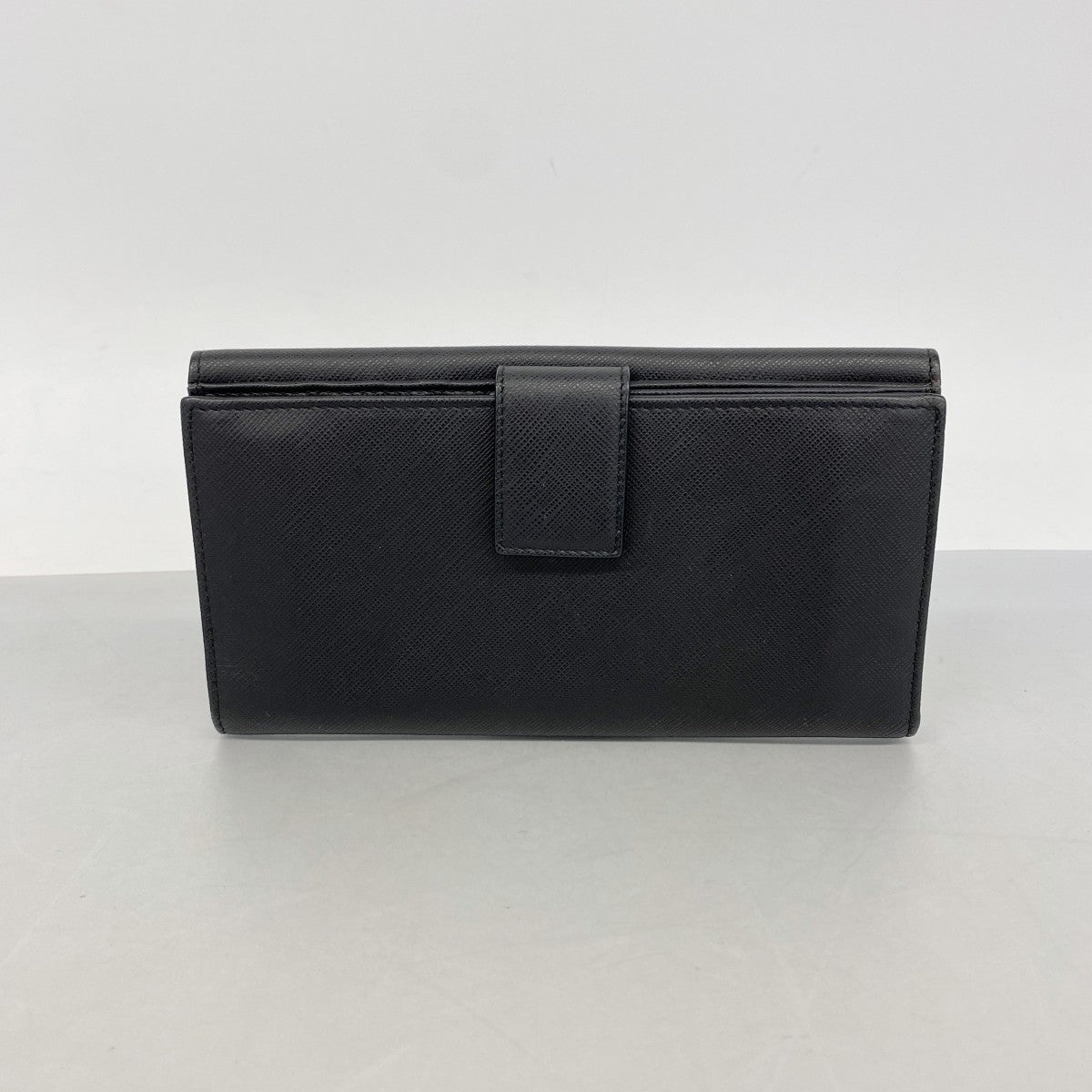 【6fb2612】サルヴァトーレフェラガモ 長財布 ヴァラ レザー ブラック シルバー金具【中古】レディース