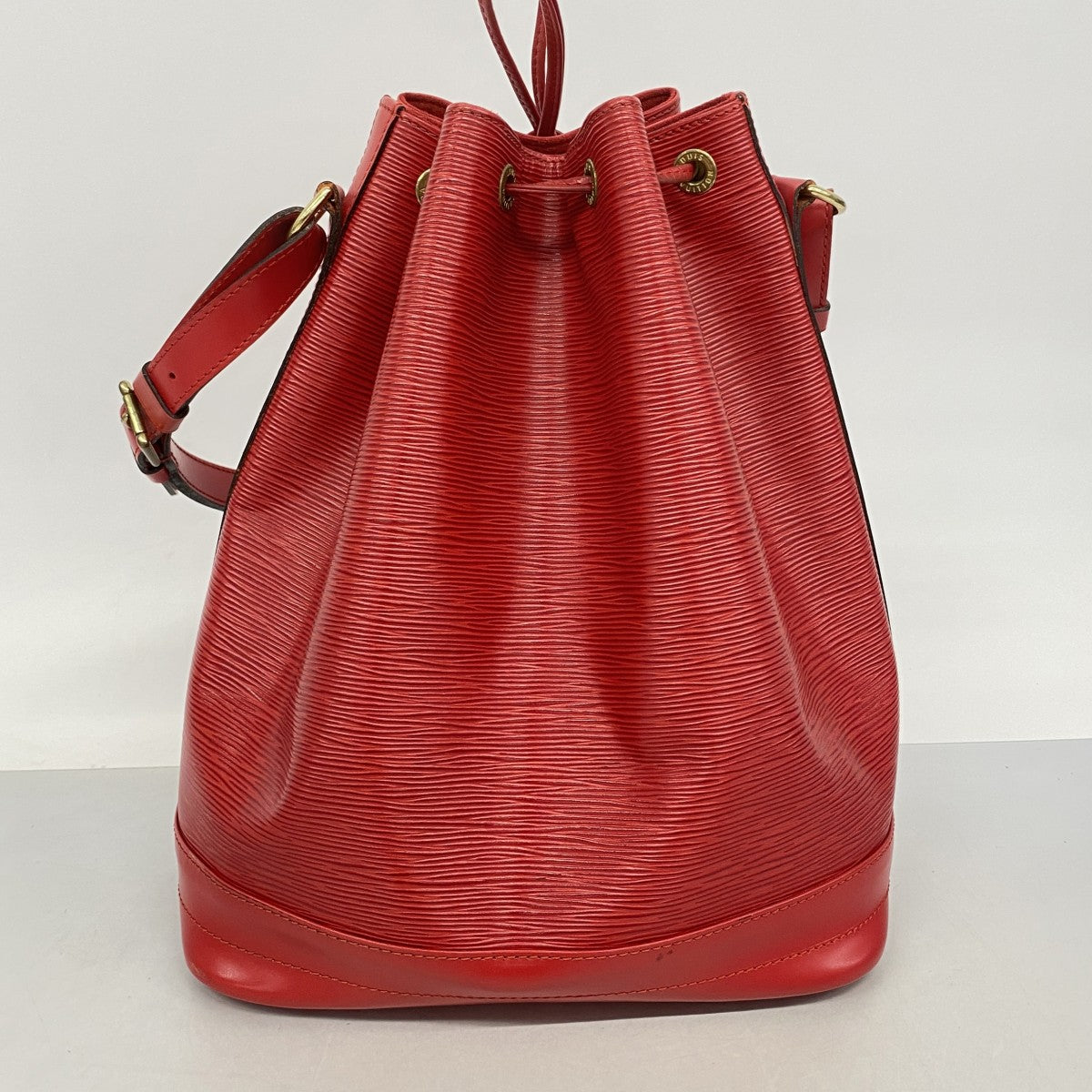 【6fb2837-k】ルイヴィトン ショルダーバッグ エピ ノエ M44007 カスティリアンレッド【中古】レディース