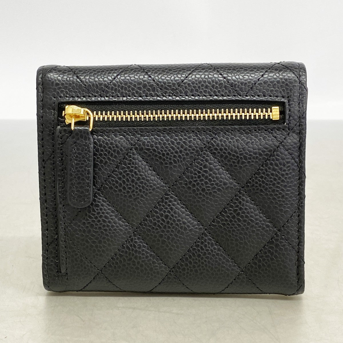 【6gc3311-k】シャネル 三つ折り財布 マトラッセ キャビアスキン ブラック ゴールド金具【中古】レディース