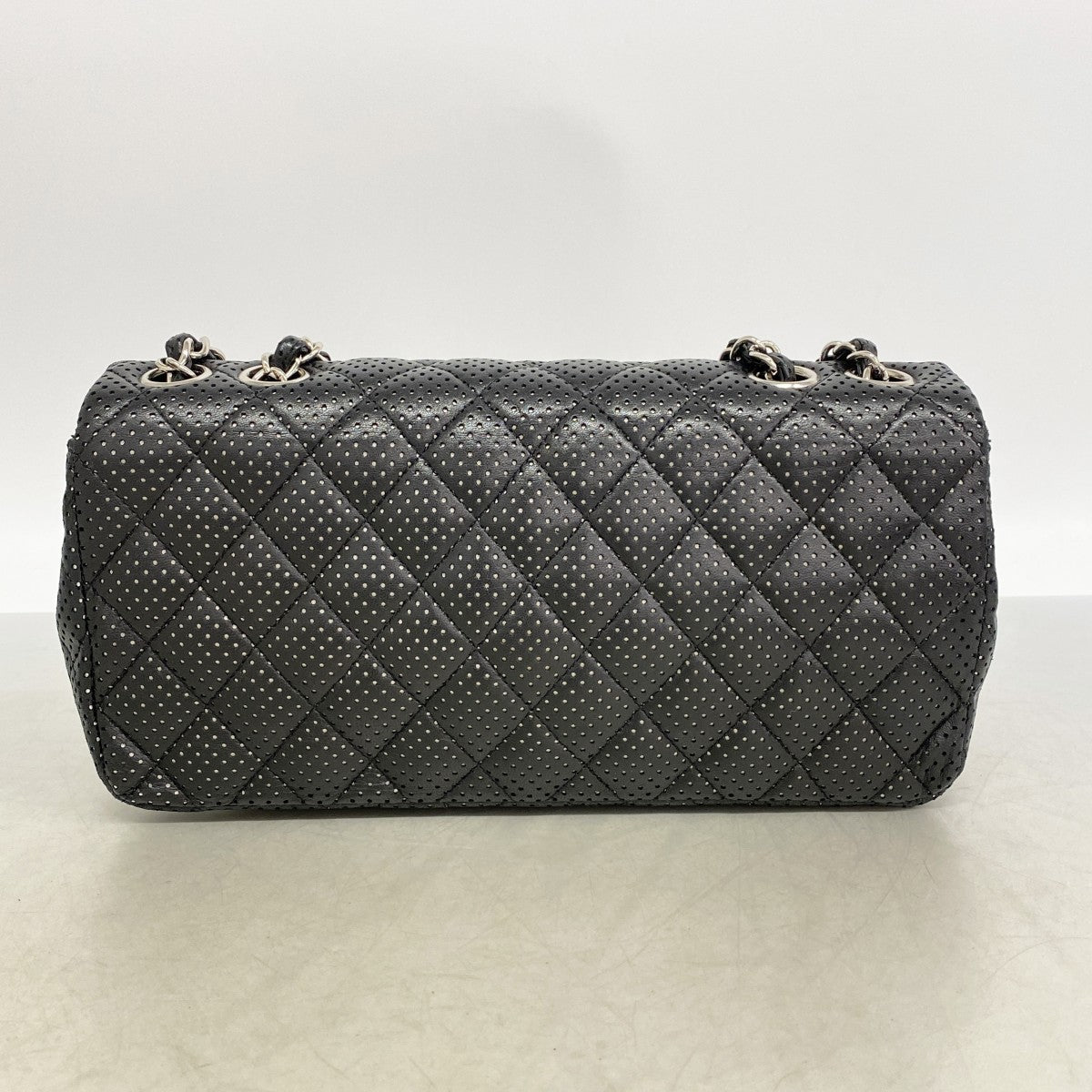 【6gc3756-k】シャネル ショルダーバッグ マトラッセ Wチェーン パンチング ラムスキン ブラック シルバー金具【中古】レディース