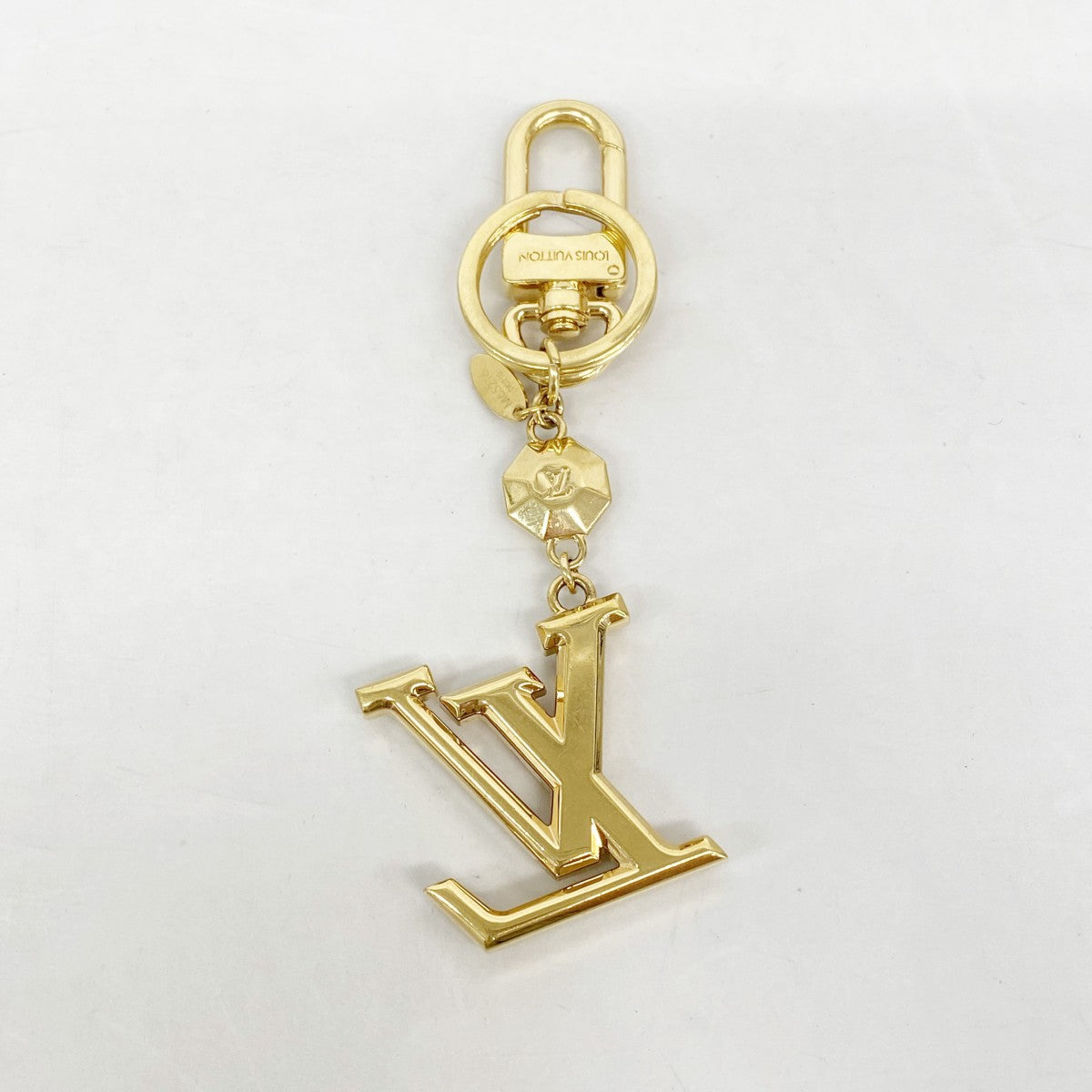 【6gd4075】ルイヴィトン キーホルダー・チャーム LVファセット M65216 ゴールド【中古】メンズ レディース ユニセックス
