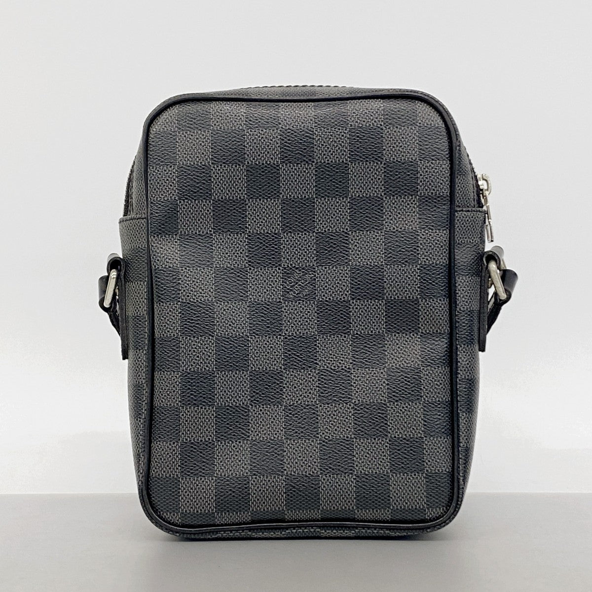 【6gd4339】ルイヴィトン ショルダーバッグ ダミエ・グラフィット レム N41446 ブラック グレー【中古】メンズ