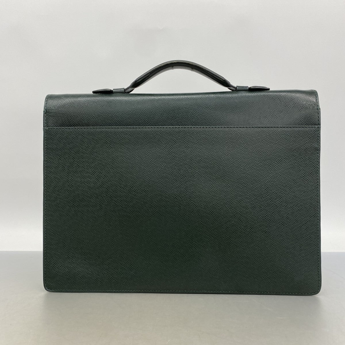 【6gd4951】ルイヴィトン ブリーフケース タイガ セルヴィエットクラド M30074 エピセア【中古】レディース