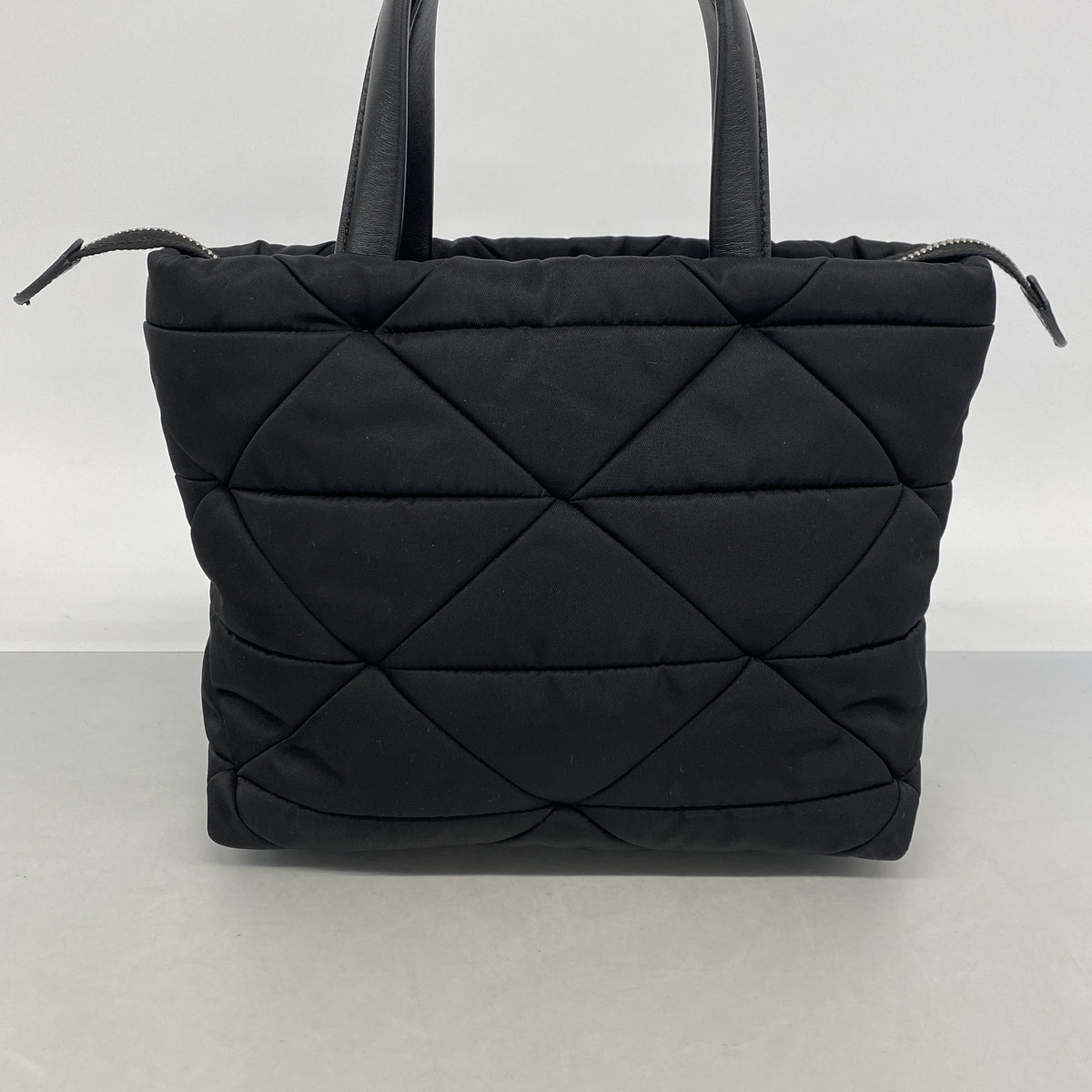 【6hb0345-k】プラダ ハンドバッグ テスート パデット ナイロン ブラック シルバー金具 2wayバッグ【中古】レディース