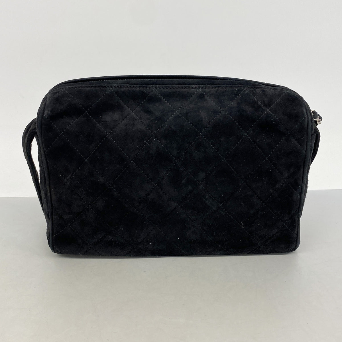 【6hd3871】シャネル ショルダーバッグ マトラッセ スウェード ブラック シルバー金具【中古】レディース
