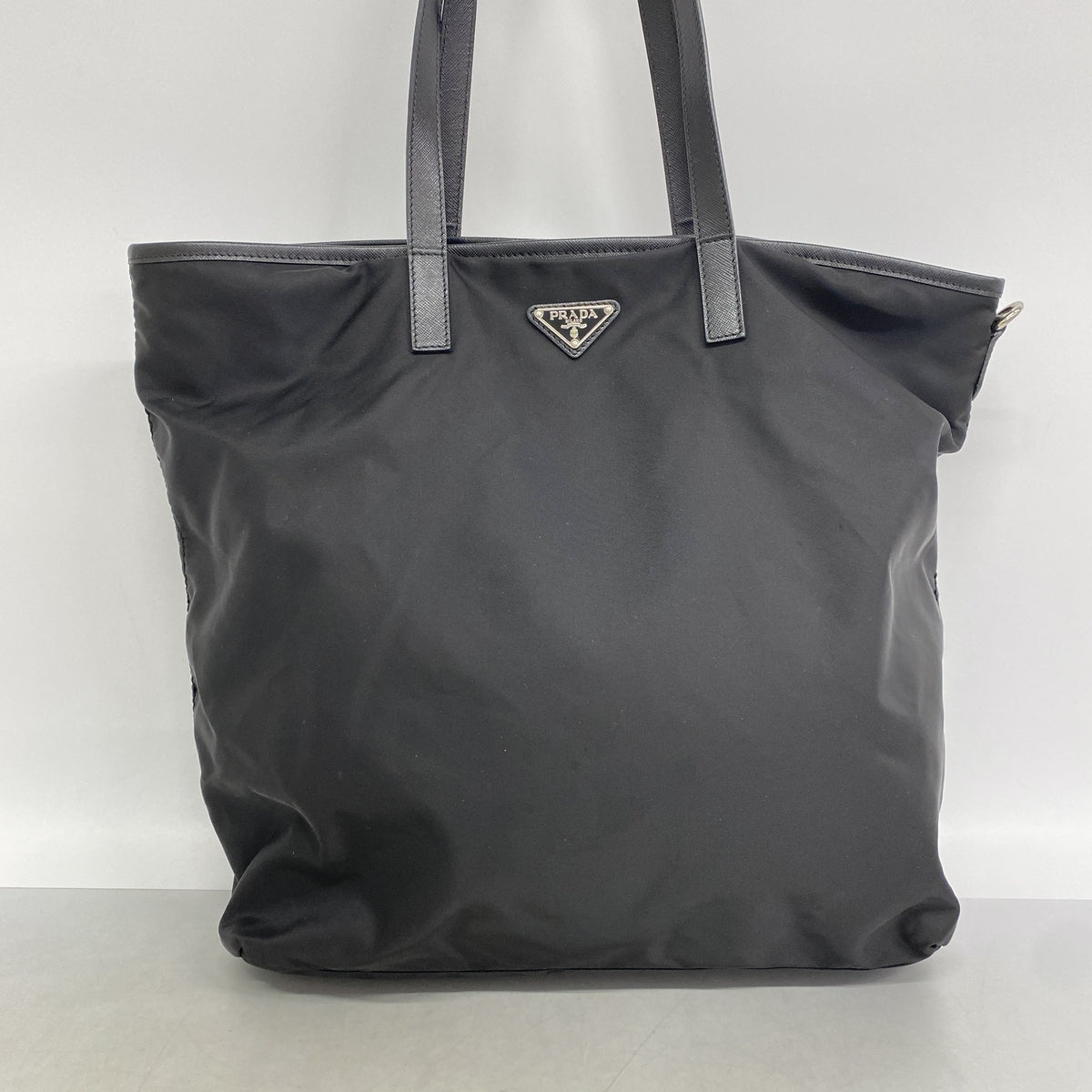 【6he4614-k】プラダ トートバッグ サフィアーノ ナイロン ブラック シルバー金具【中古】レディース