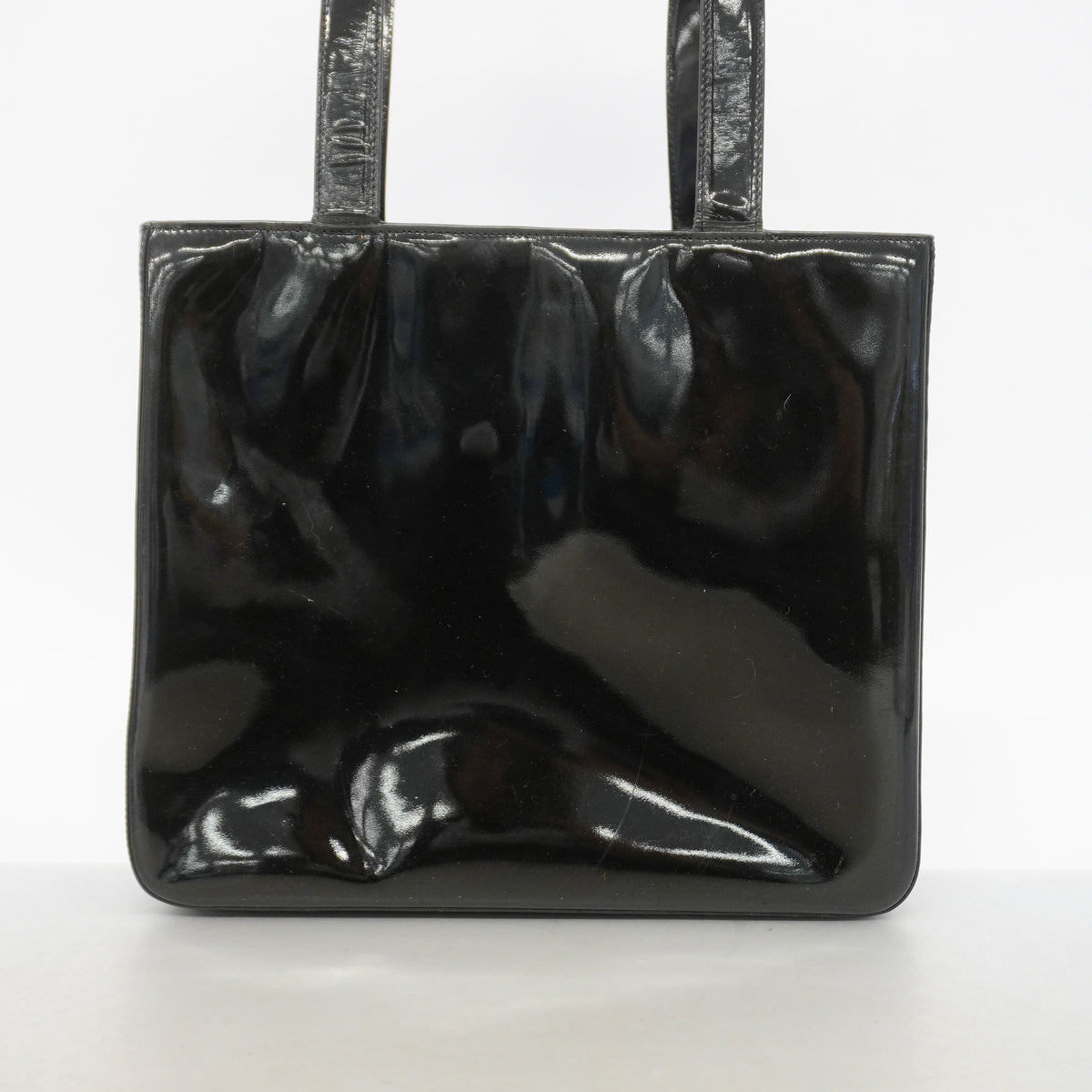 【6he5212】シャネル トートバッグ パテントレザー ブラック ゴールド金具【中古】レディース