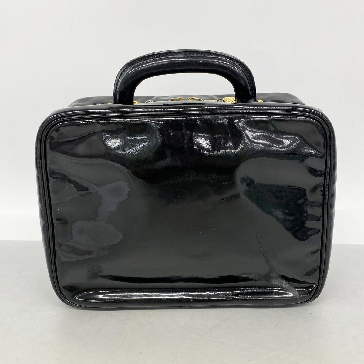 【6he5609】シャネル バニティバッグ パテントレザー ブラック ゴールド金具【中古】レディース