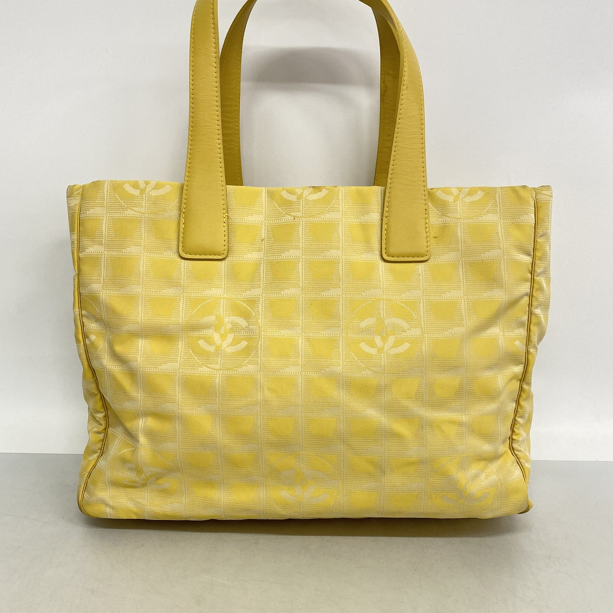 【6he5615】シャネル トートバッグ ニュートラベル ナイロン イエロー シルバー金具【中古】レディース