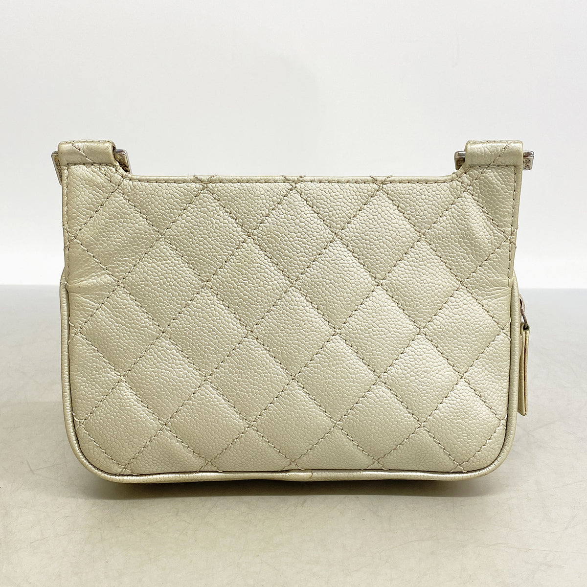 【6he5707】シャネル ショルダーバッグ マトラッセ キャビアスキン メタリックグレー シルバー金具【中古】レディース