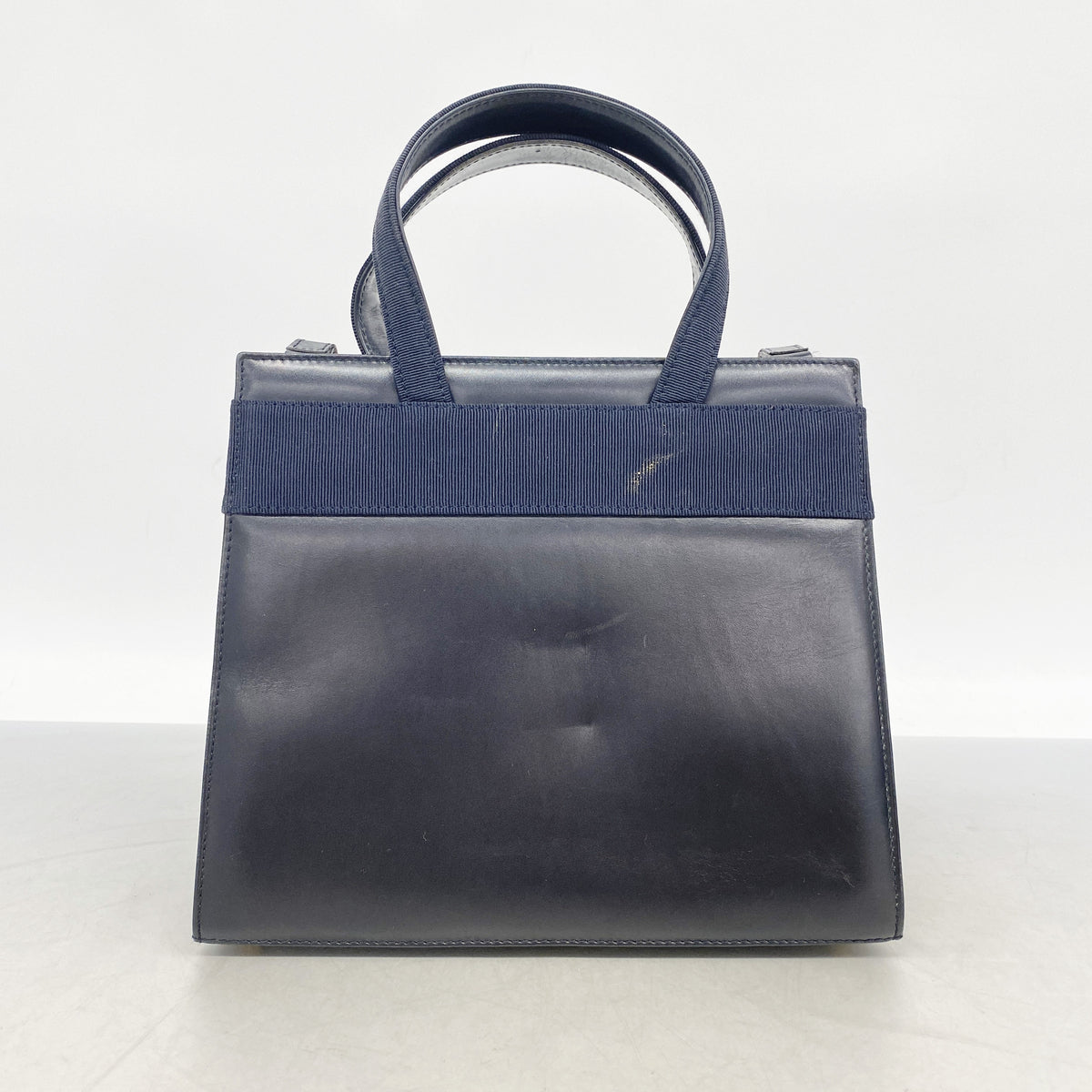 【6he5854】サルヴァトーレフェラガモ ハンドバッグ ヴァラ レザー ブラック ゴールド金具 2wayバッグ【中古】レディース