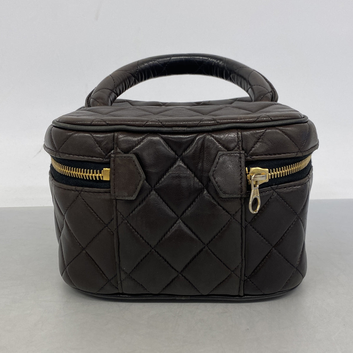 【6hf6275-k】シャネル バニティバッグ マトラッセ ラムスキン ブラック ゴールド金具【中古】レディース