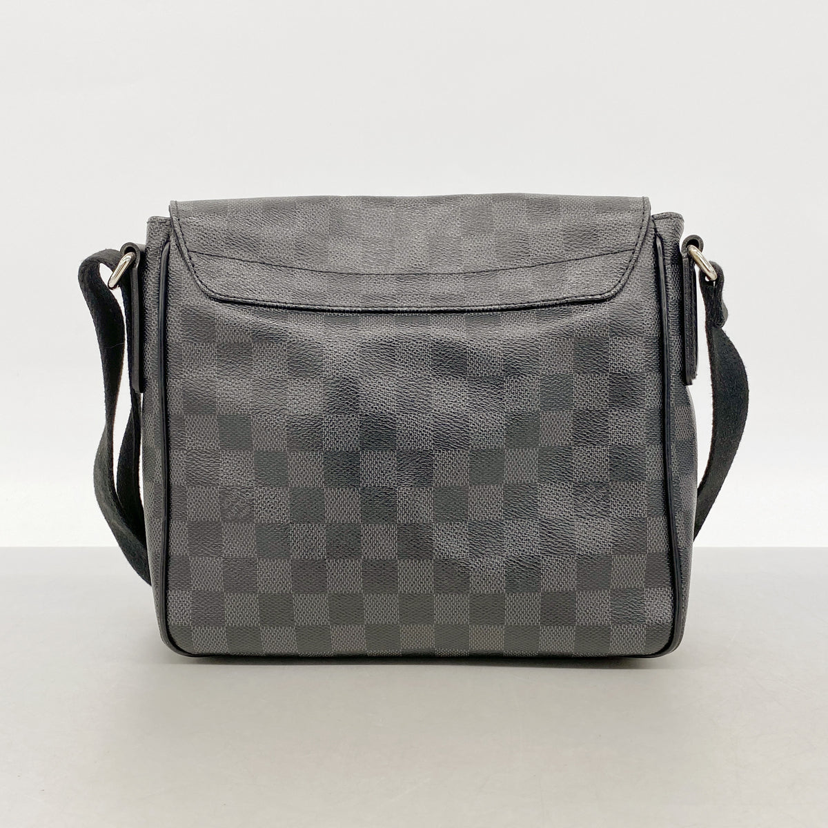 【6hf6449】ルイヴィトン ショルダーバッグ ダミエ・グラフィット ディストリクトPM N41260 ブラック【中古】メンズ