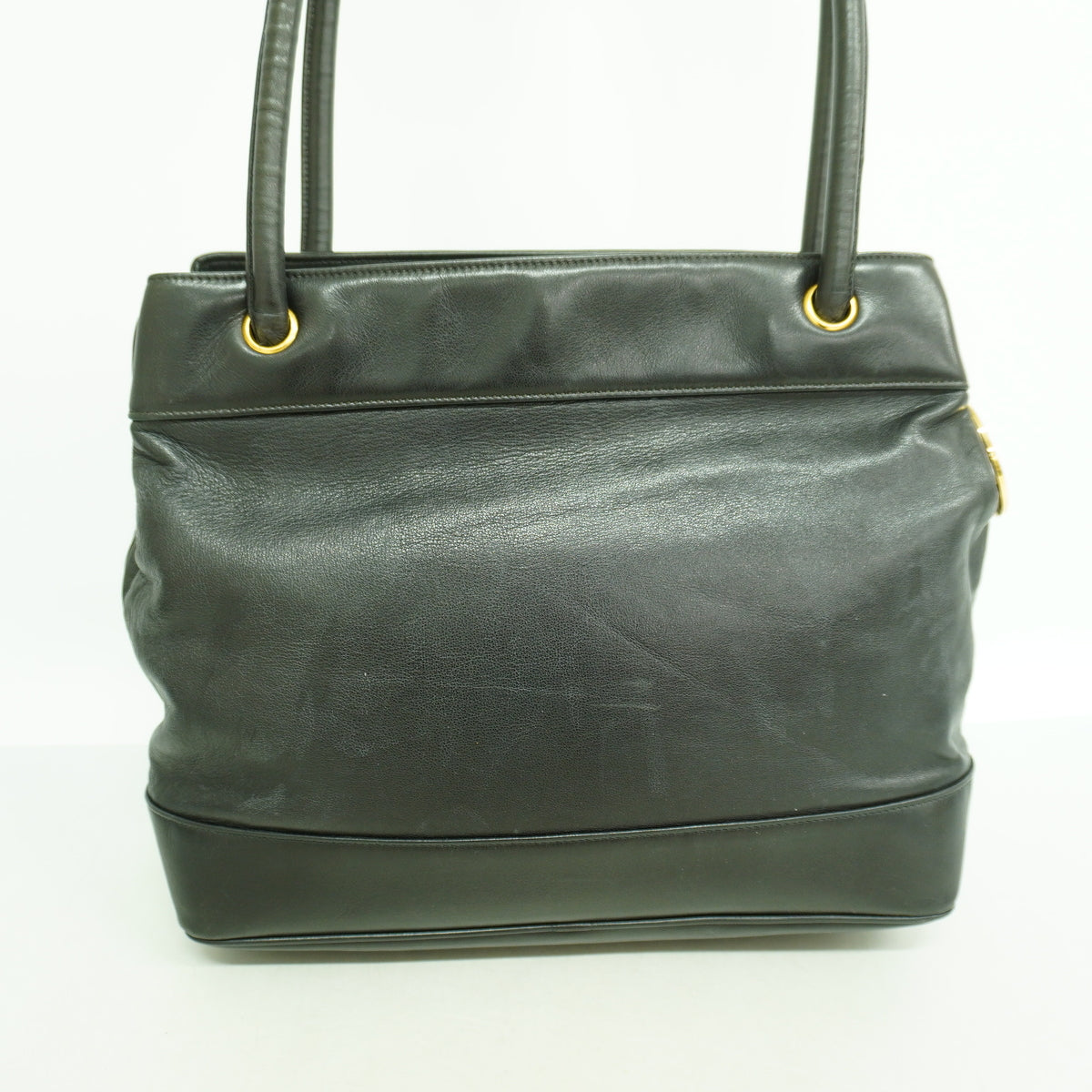 【6ia0097】シャネル トートバッグ ラムスキン ブラック ゴールド金具【中古】レディース