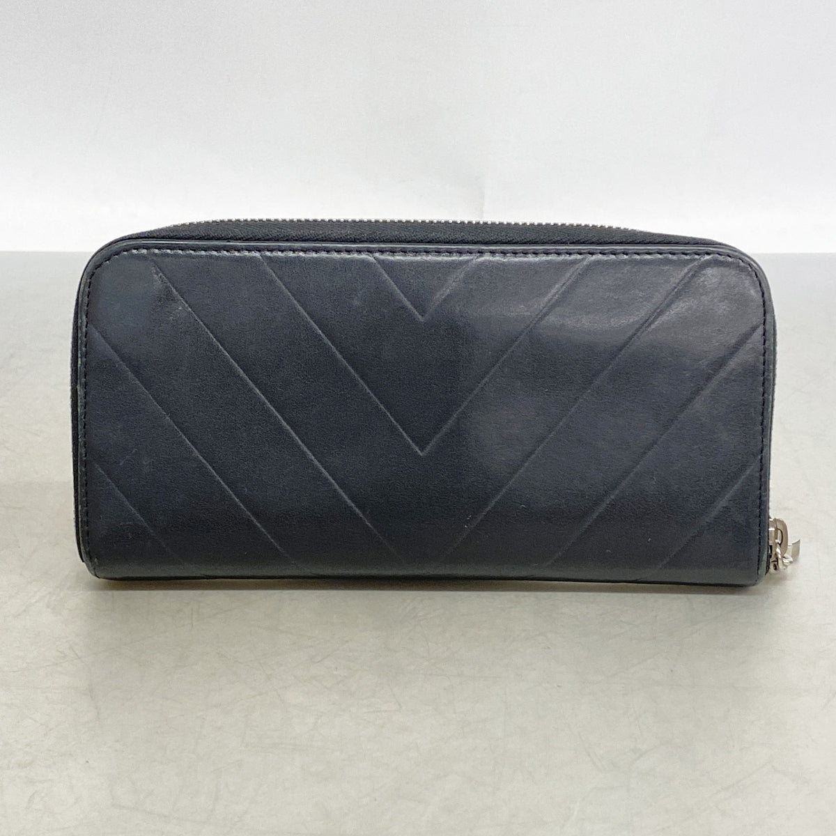 【6ia0232】シャネル 長財布 Vステッチ ラムスキン ブラック シルバー金具【中古】レディース