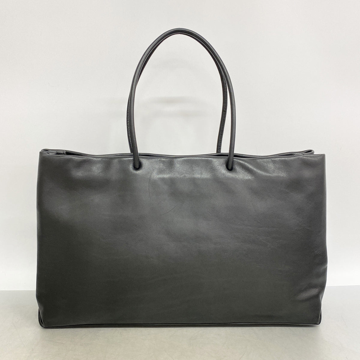 【6ia0605-k】シャネル トートバッグ エッセンシャル レザー ブラック シルバー金具【中古】レディース