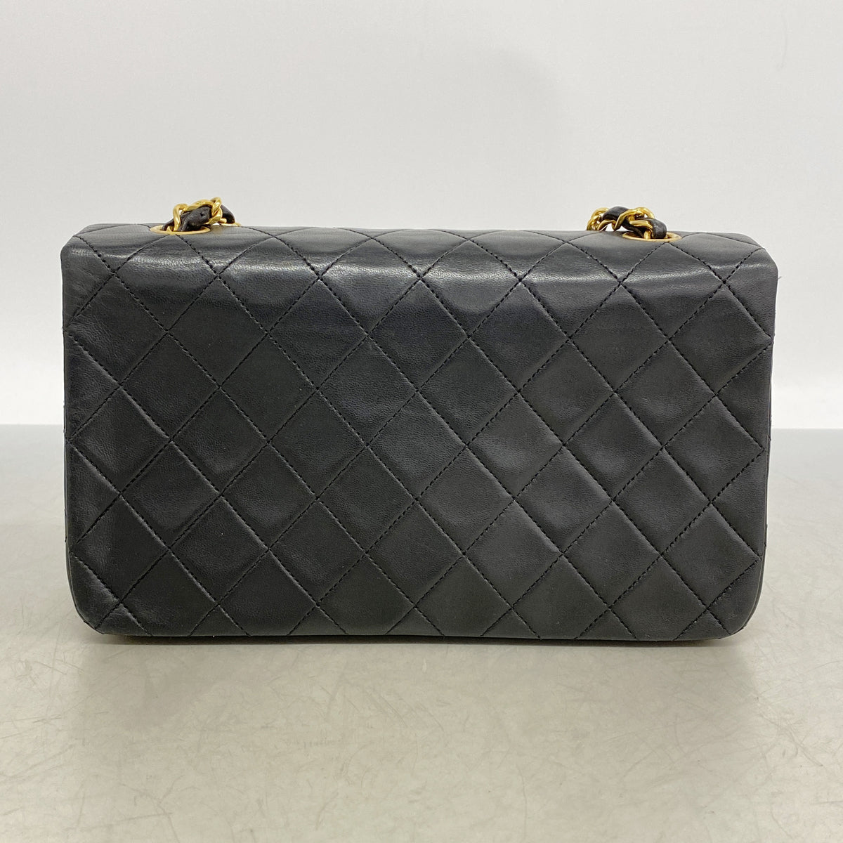 【6ia0987】シャネル ショルダーバッグ マトラッセ チェーンショルダー ラムスキン ブラック ゴールド金具【中古】レディース