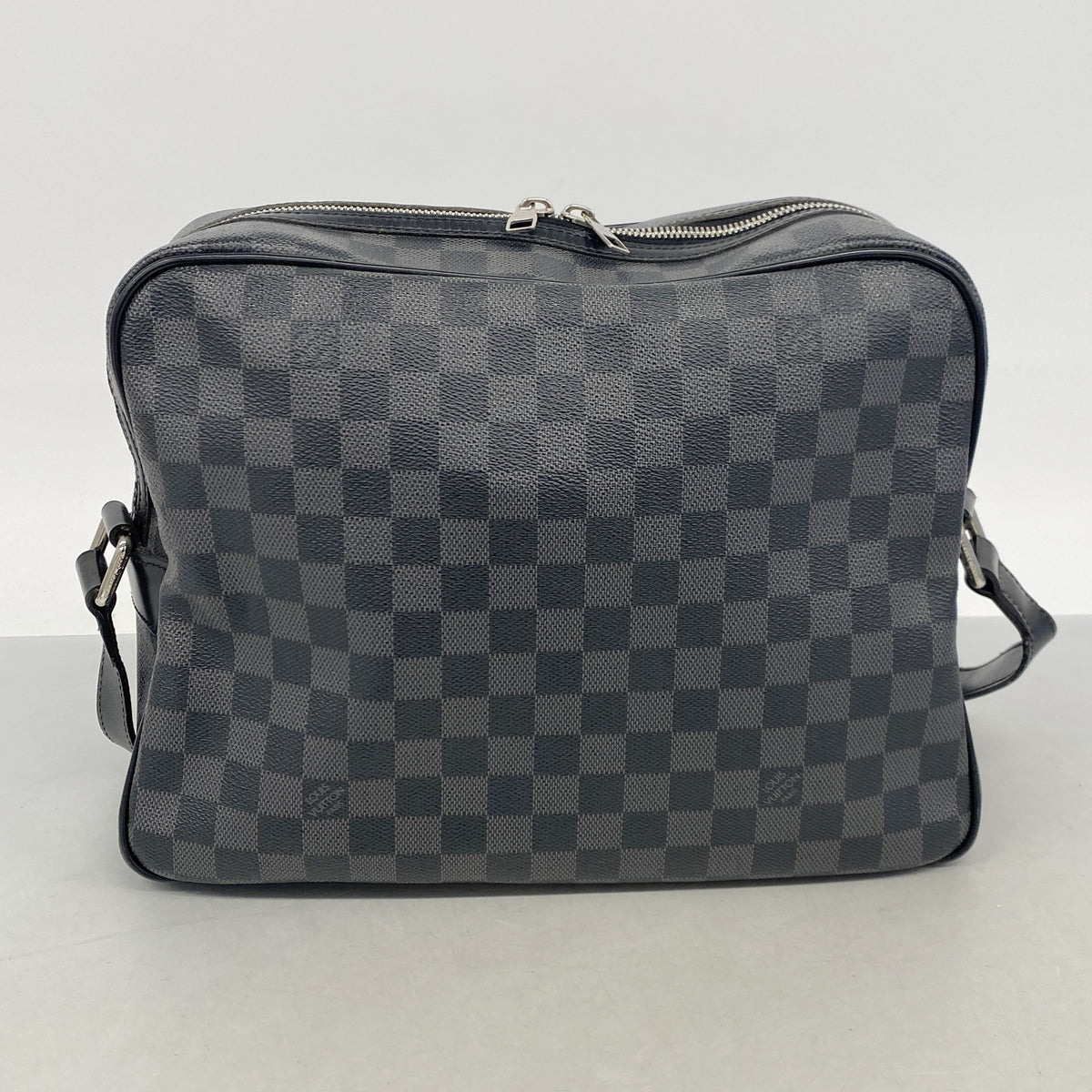 【6ib1225】ルイヴィトン ショルダーバッグ ダミエ・グラフィット イオ N45252 ブラック グレー【中古】メンズ