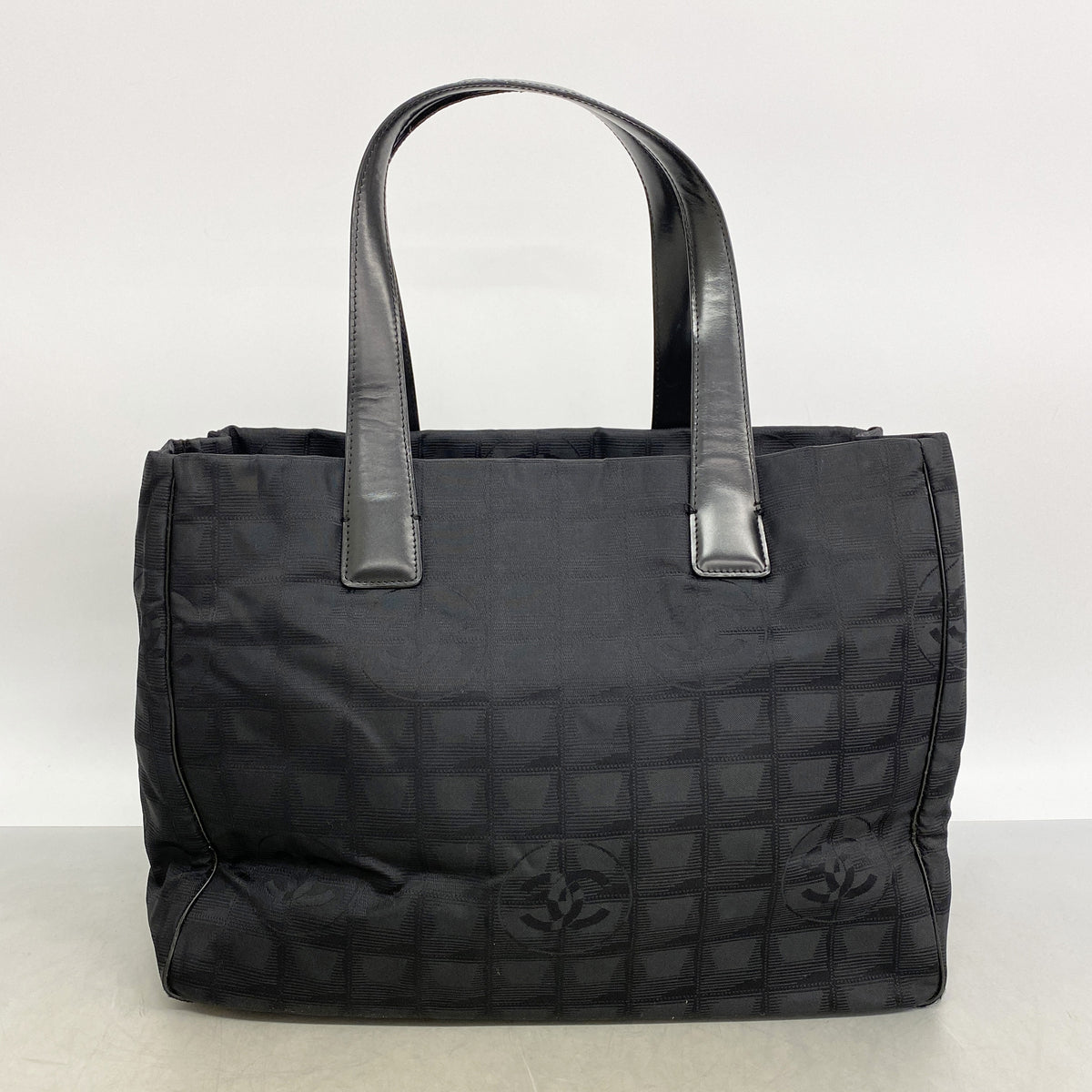 【6ib2794】シャネル トートバッグ ニュートラベル ナイロン ブラック ゴールド金具【中古】レディース