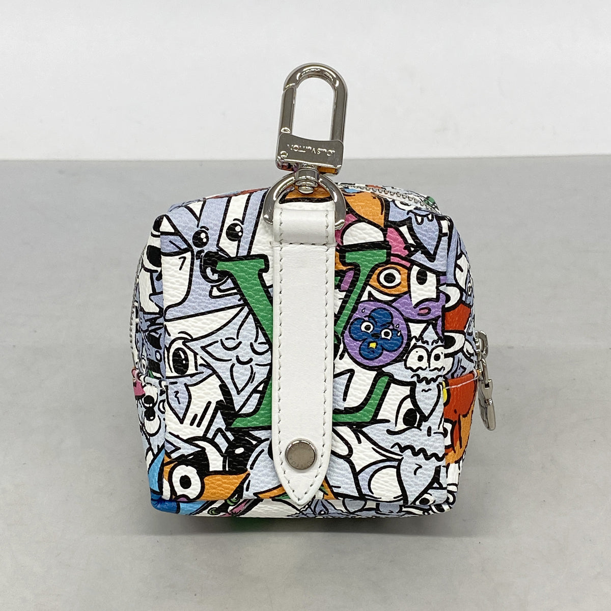【6ic3720】ルイヴィトン キーホルダー・チャーム モノグラム・コミック ビジューサックスクエアードポーチ M01049 ホワイト マルチカラー【中古】メンズ レディース ユニセックス