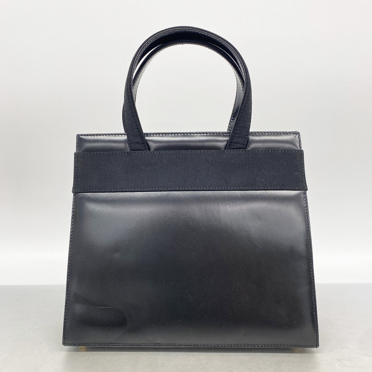 【6ic3802】サルヴァトーレフェラガモ ハンドバッグ ヴァラ レザー ブラック ゴールド金具【中古】レディース