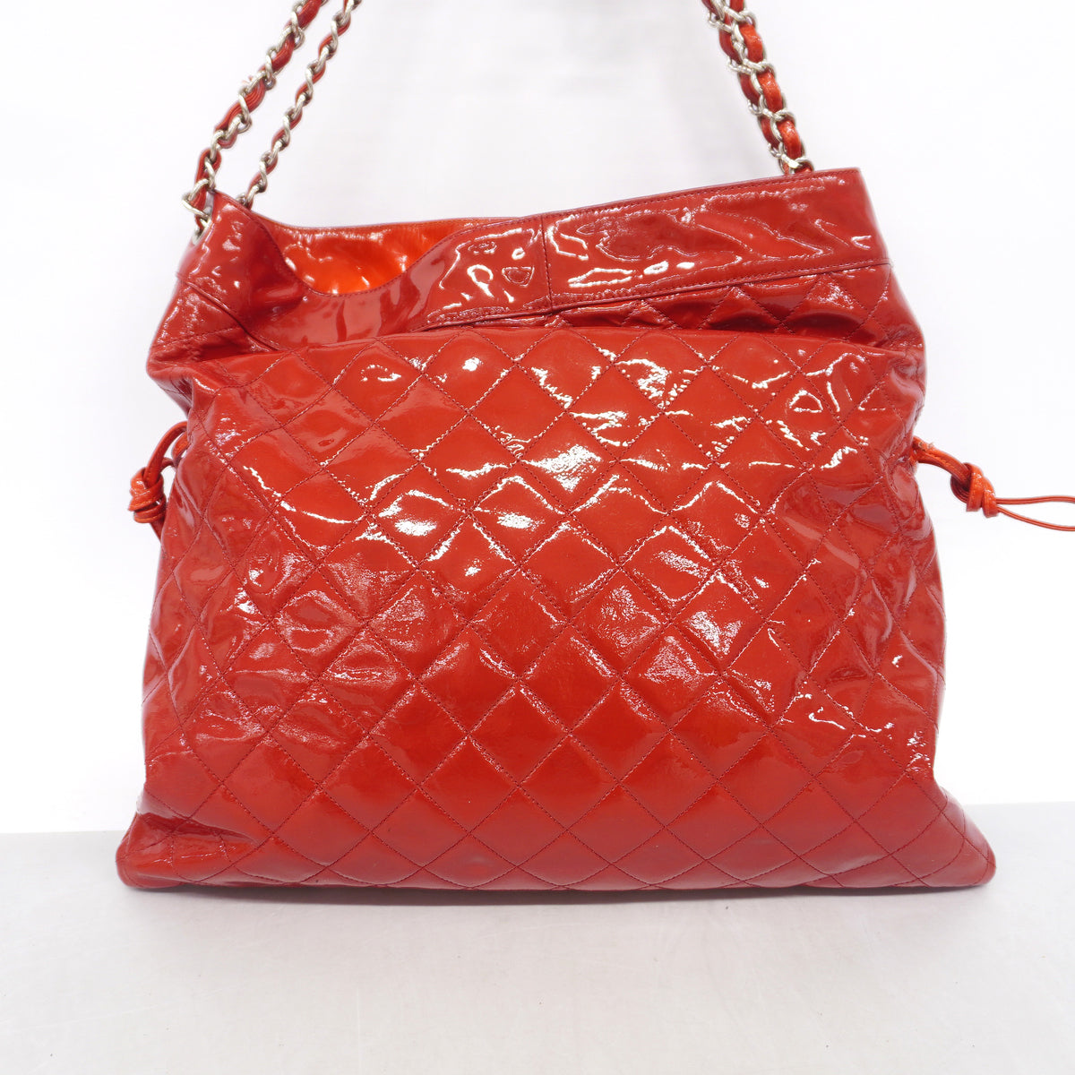 【6id4843】シャネル トートバッグ パテントレザー レッド シルバー金具【中古】レディース