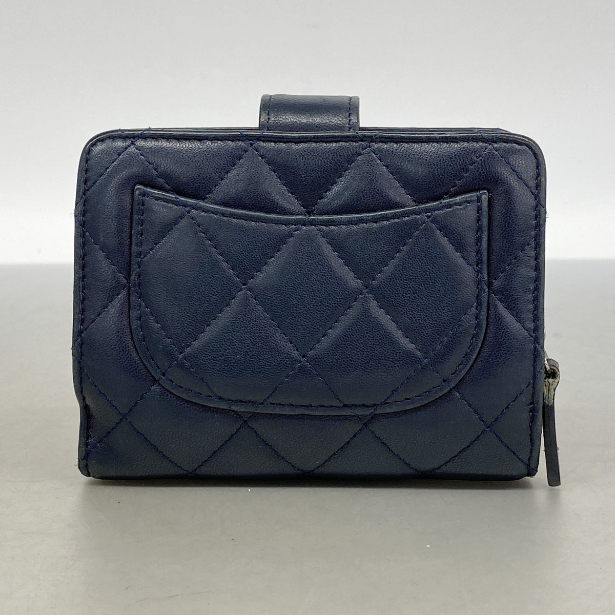【6id5593】シャネル 財布 マトラッセ ラムスキン ネイビー シルバー金具【中古】レディース
