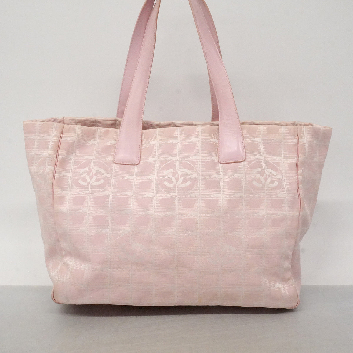 【6ie6459】シャネル トートバッグ ニュートラベル ナイロン ピンク ゴールド金具【中古】レディース