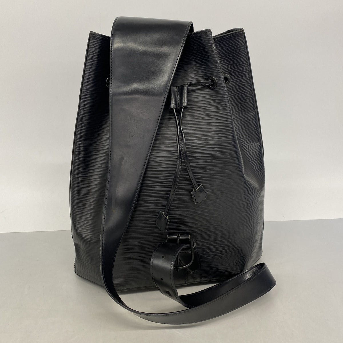 【6ie6511】ルイヴィトン ボディバッグ エピ サックアド M80153 ノワール【中古】レディース