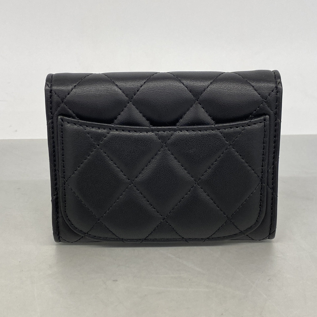 【6ie6515】シャネル カードケース マトラッセ ラムスキン ブラック シルバー金具【中古】レディース