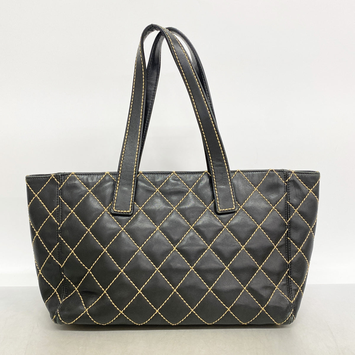 【6ie7148】シャネル トートバッグ ワイルドステッチ ラムスキン ブラック ゴールド金具【中古】レディース