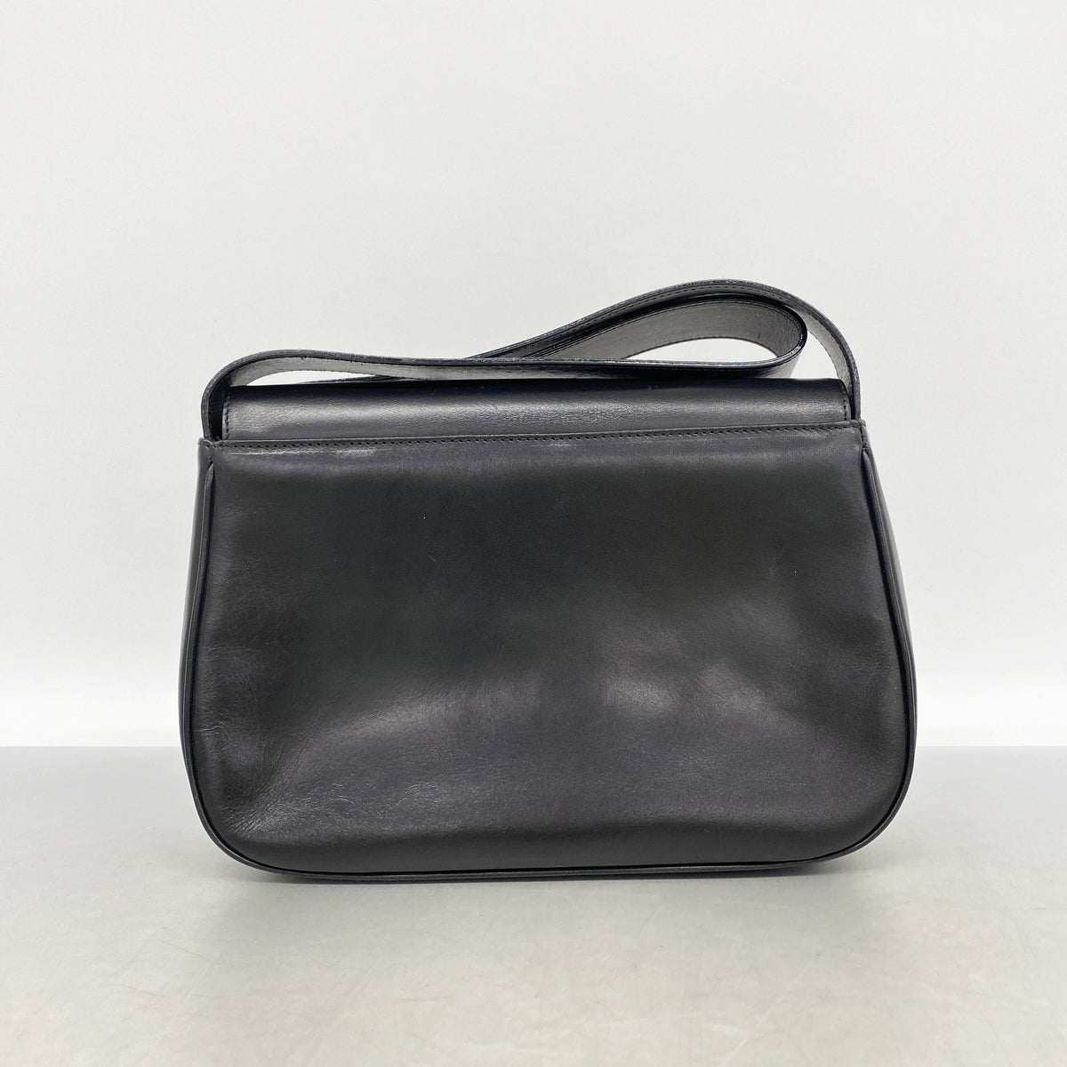 【6ie7244】サルヴァトーレフェラガモ ショルダーバッグ ヴァラ レザー ブラック ゴールド金具【中古】レディース