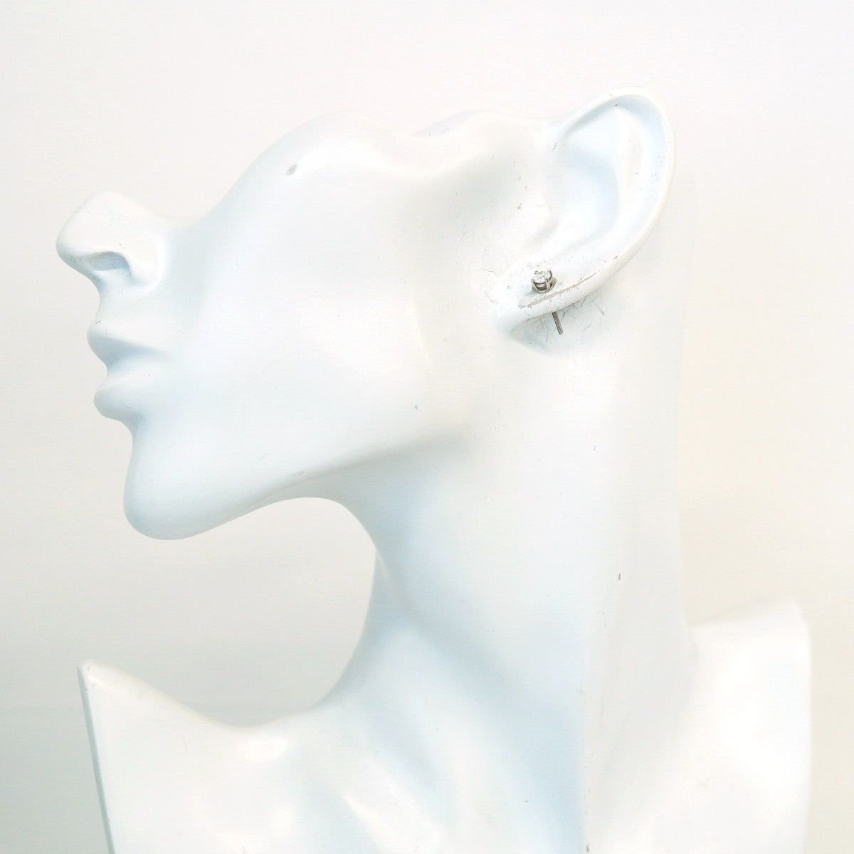 【6jfb0053】ティファニー ピアス ソリティア 1PD Pt950 プラチナ ダイヤモンド【中古】レディース