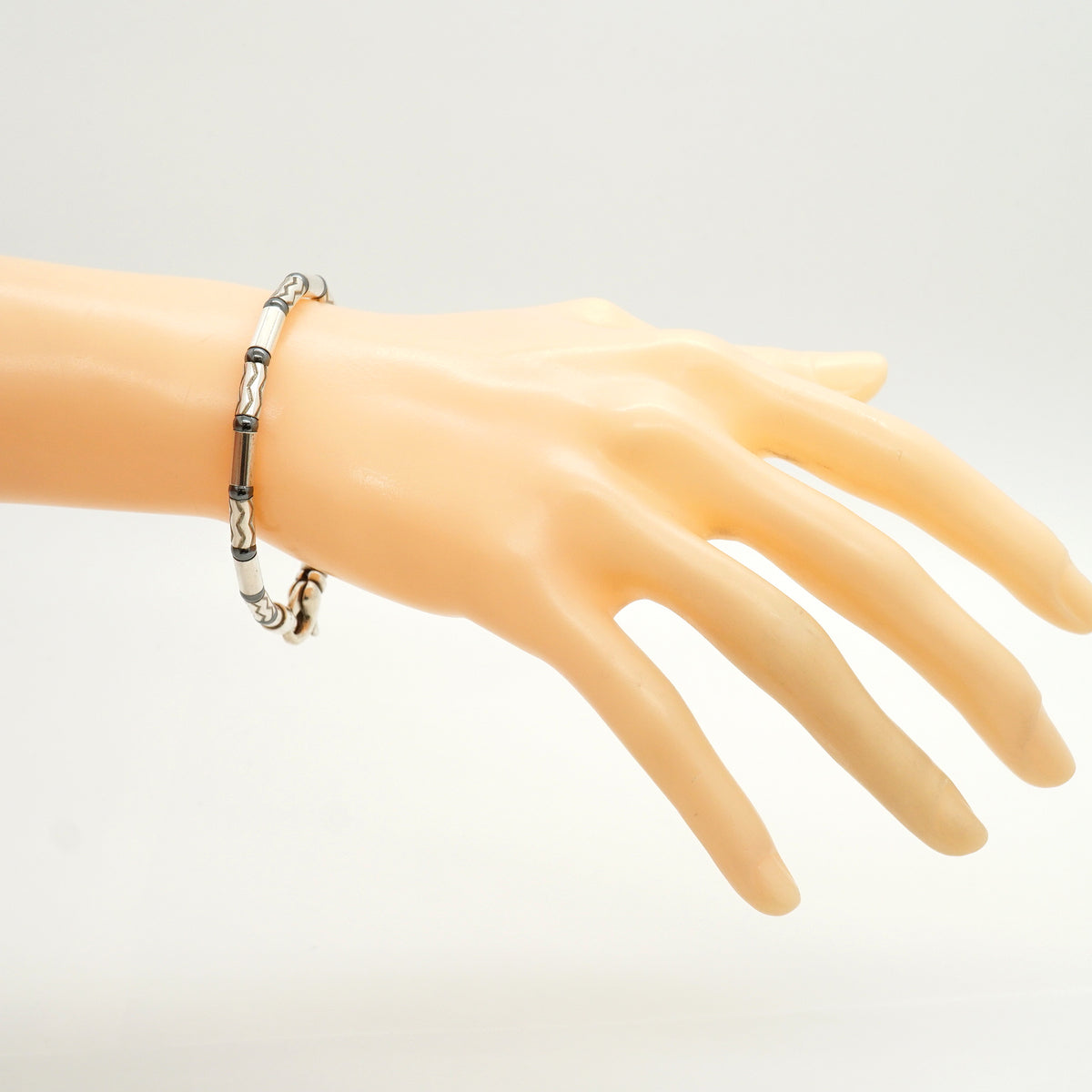 【6jkb0180】ティファニー ブレスレット アズテック/ジグザグ シルバー925 ヘマタイト【中古】メンズ レディース ユニセックス