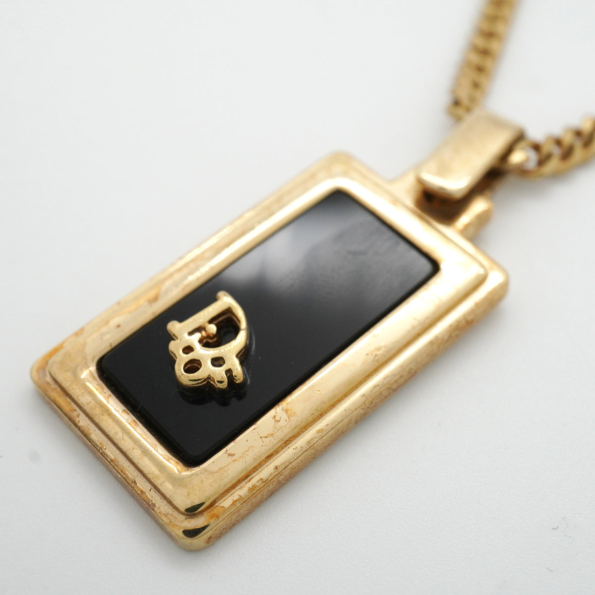 【6jkb0489】クリスチャンディオール ネックレス ディオールロゴ プレート スクエア GPメッキ ゴールド ブラック【中古】レディース