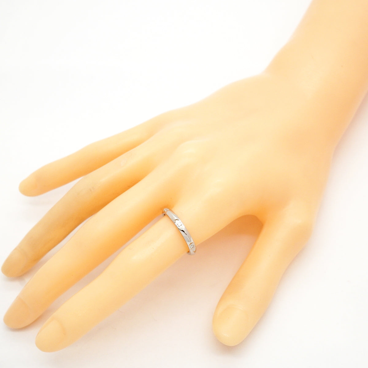 【6jkb0530】ティファニー リング トゥルーバンド 6PD Pt950 プラチナ ダイヤモンド 12.5号【中古】レディース