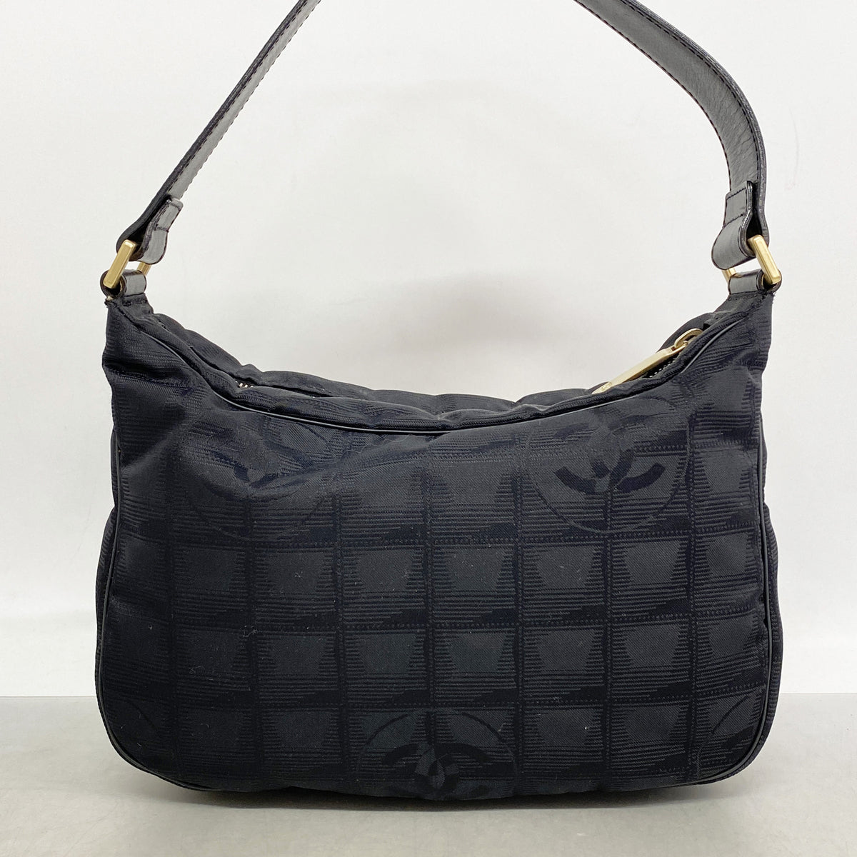 【6ka0477】シャネル ショルダーバッグ ニュートラベル ナイロン ブラック シャンパンゴールド金具【中古】レディース