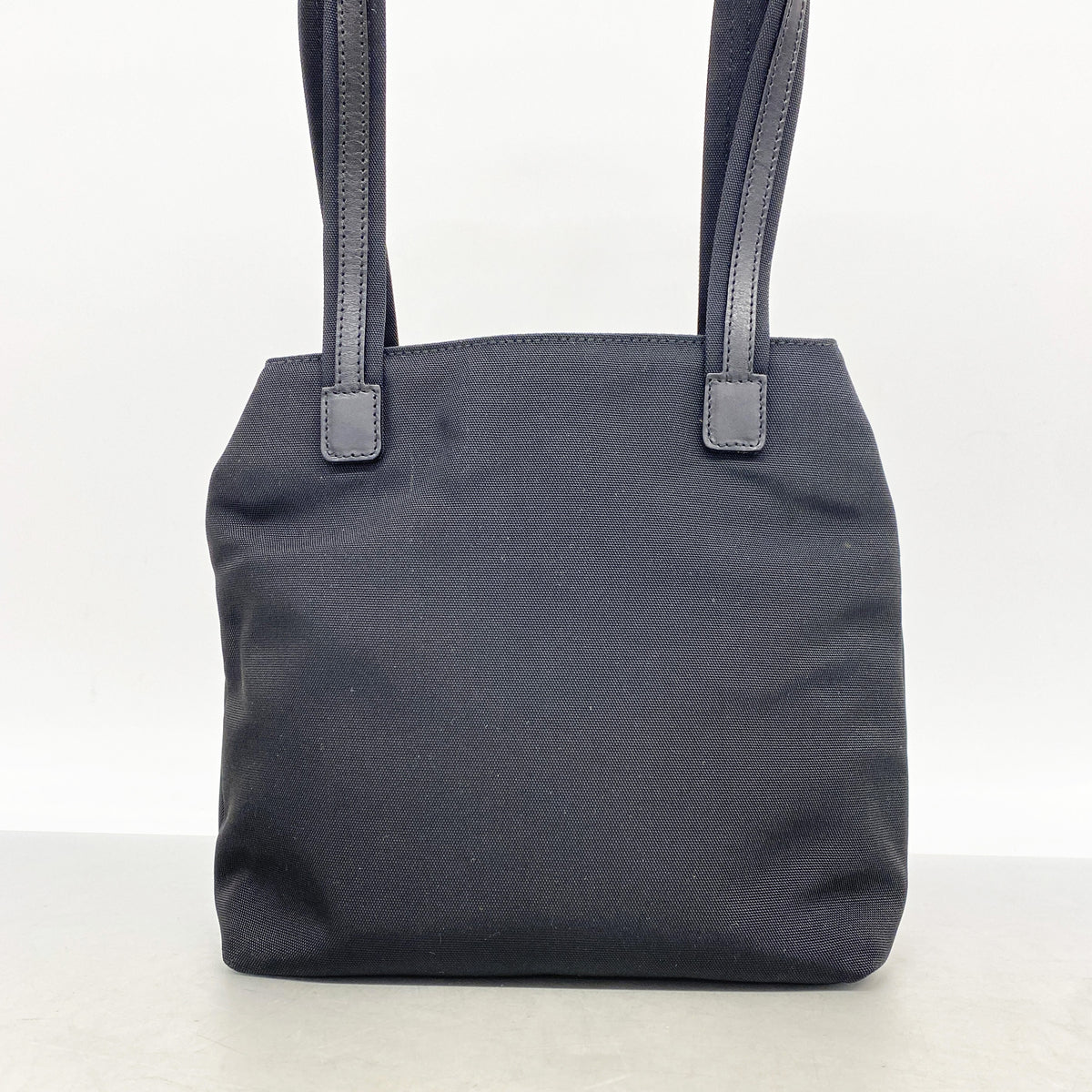 【6kd3509】グッチ ハンドバッグ 002 1075 ナイロン ブラック シルバー金具【中古】レディース