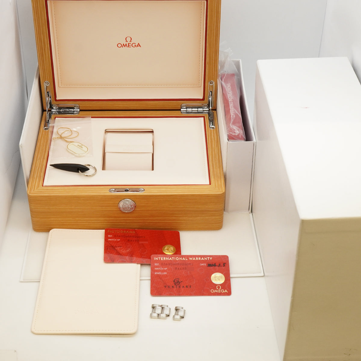 【6wia0070】オメガ スピードマスター レーシング 326.30.40.50.01.001 黒文字盤【中古】腕時計 メンズ