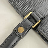【5gd5352-h】ルイヴィトン クラッチバッグ エピ ポシェットセリエドラゴンヌ M52612  ノワール【中古】メンズ